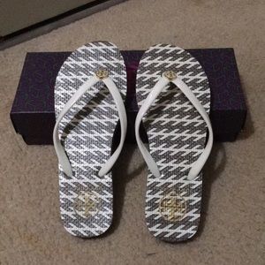 tory burch flip flops new with box